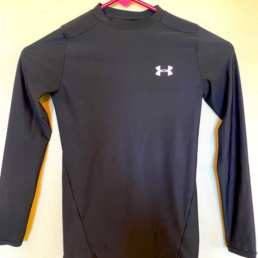 UNDER ARMOR long sleeve black youth med compress